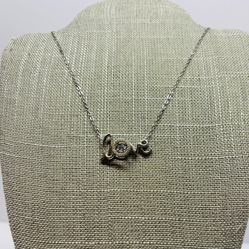 NWOT Silver Love Pendant Necklace